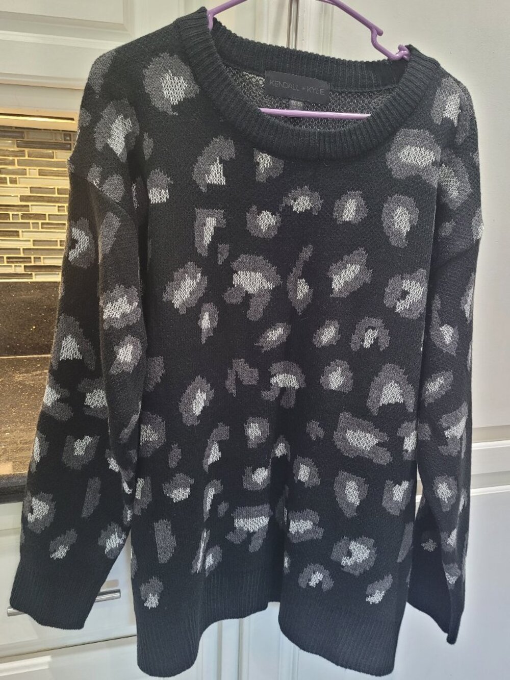 Kendall & Kylie Crewneck Black/Silver Leopard Print Sweater Womens XXL
